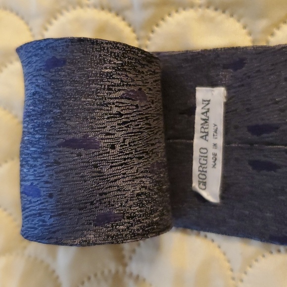 Men's Necktie - Picture 2 of 3